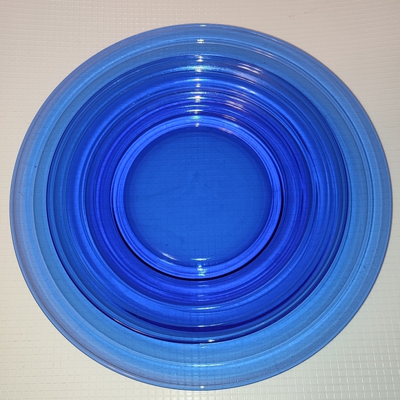 1. Vibrant Hazel Atlas Moderntone Cobalt Blue Glass Plate Set 2 Pcs Vintage - Picture 1 of 8